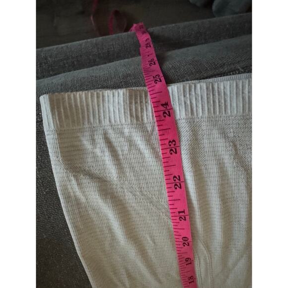 Lululemon Swiftly Tech Racerback Tank Top Light Heather Gray White Size 4 GUC - Picture 4 of 5